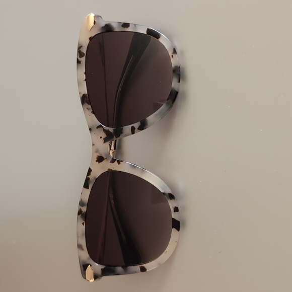 Krewe sunglasses Simone Oyster Black 24k Plated, Like New No Box - Picture 6 of 6